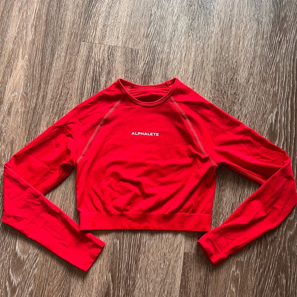 Alphalete Amplify long sleeve crop top